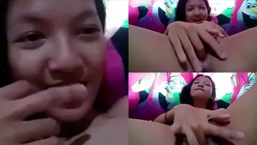 Remaja Cantik Main Jari Sendiri di Kamar Mandi